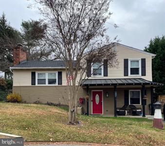 1095 CRESTVIEW DRIVE