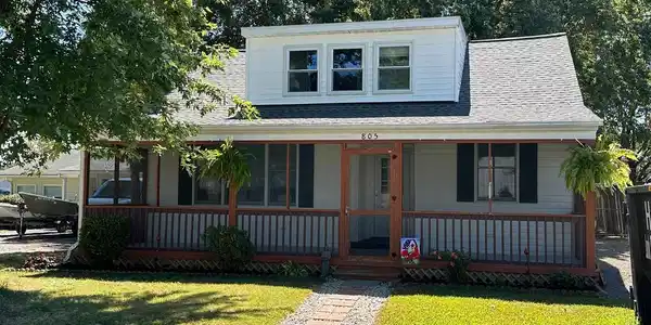805 CHESTER RIVER DRIVE