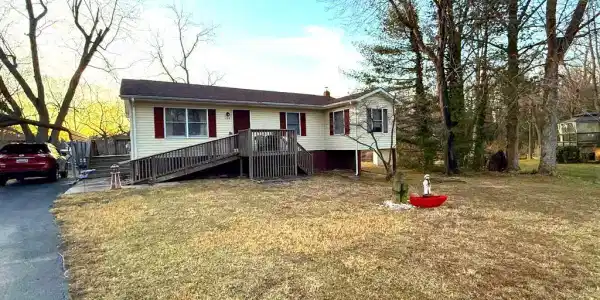 1319 BUCKS LANE