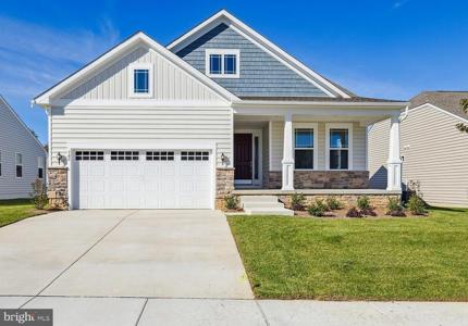 17 GOLDEN RAINTREE COURT