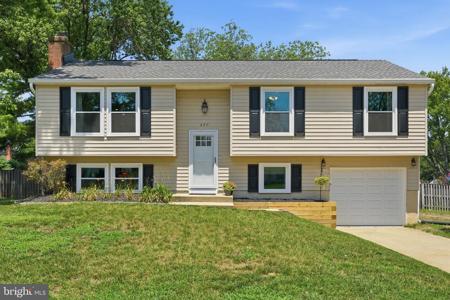 490 ELEANOR LANE