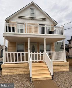 311 W 16TH AVENUE