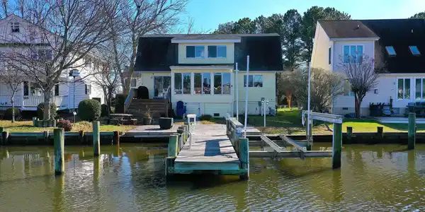 41 MOONSHELL DRIVE