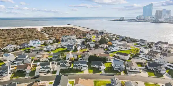 5209 SEA SPRAY ROAD