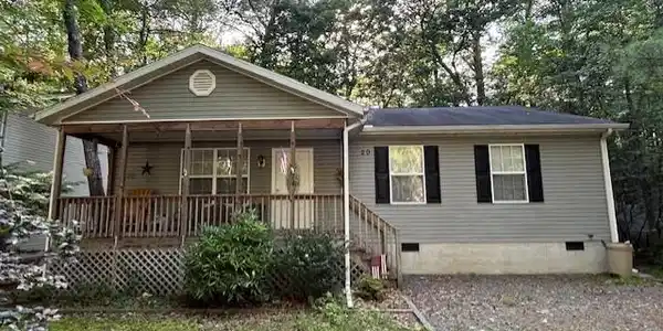 20 CAMELOT CIRCLE