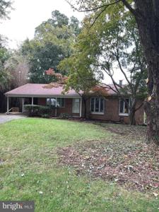 1496 GRANDVIEW COURT