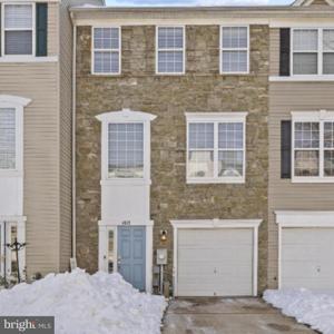 4025 APPLE JACK COURT