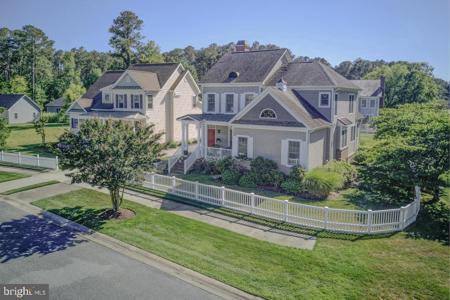 102 PARK SIDE CIRCLE