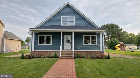 208 MANNING LANE