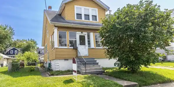6523 DETROIT AVENUE