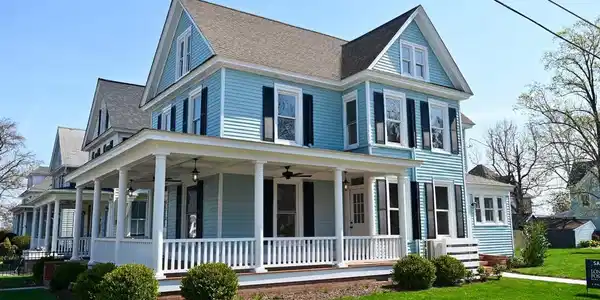 10 END AVENUE