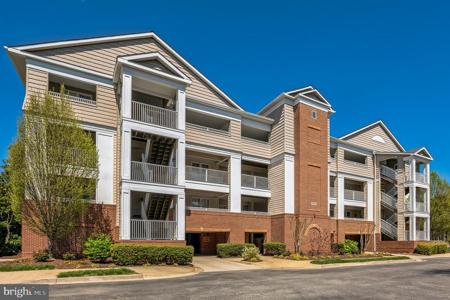 600 OYSTER BAY PLACE