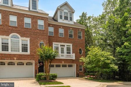2735 CABERNET LANE