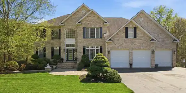 26 LAKE FOREST DRIVE