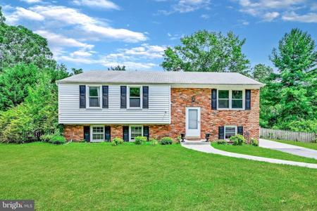 449 CLOVERDALE CIRCLE