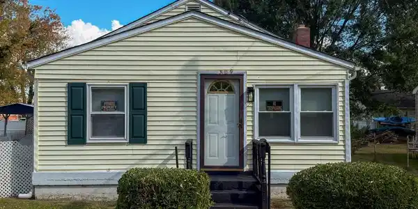 809 TRUMAN STREET