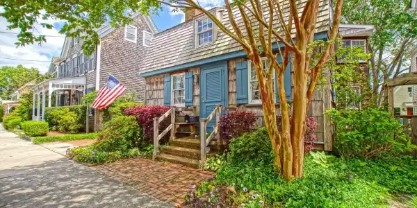 313 MULBERRY STREET