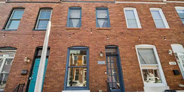 121 CURLEY STREET