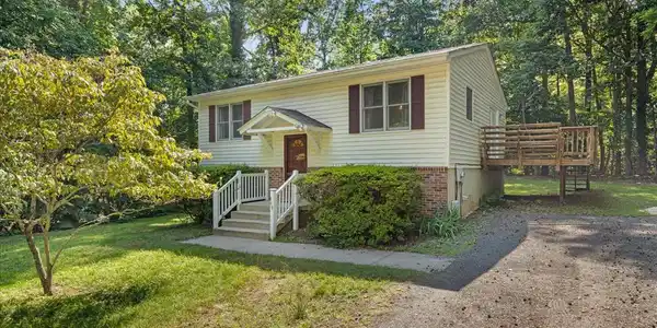 869 PLAINS ROAD