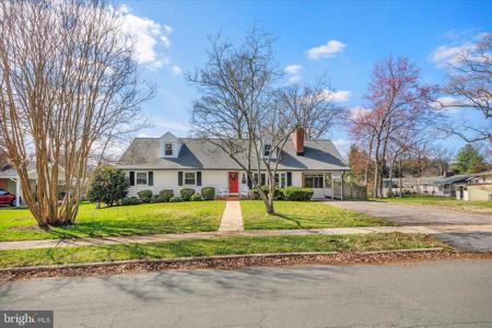 811 TEAKWOOD DRIVE