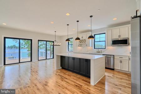 8622 SANDY PLAINS ROAD