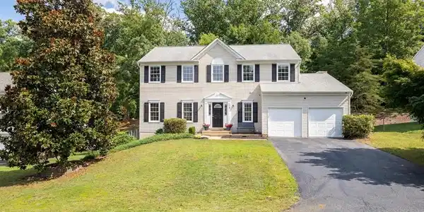 38 WILLOW GLEN COURT
