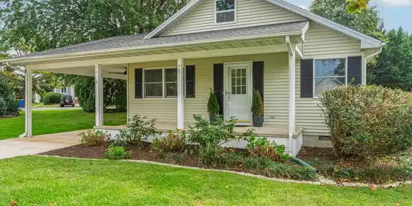 1 HENLOPEN COURT