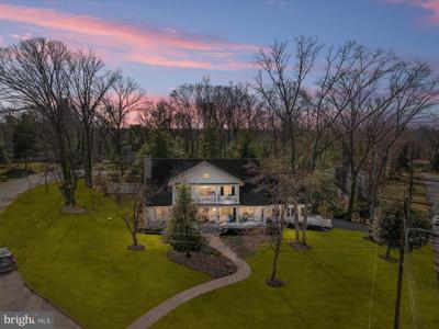 9 WINDWARD DRIVE
