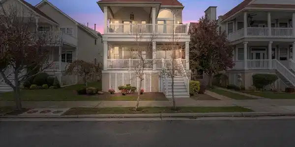 922 SIMPSON AVENUE