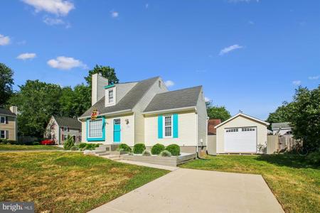 1041 HYDE PARK DRIVE