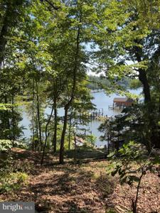 578 PINEWOOD DRIVE