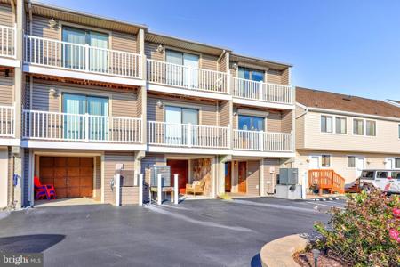 608 BAYSHORE COURT