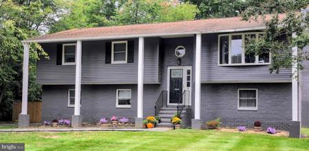 922 PETINOT PLACE