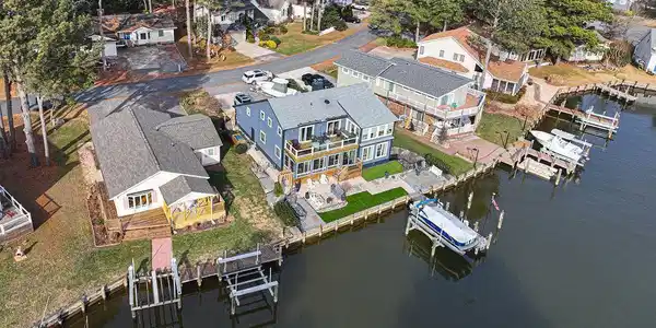 10 LOOKOUT PT