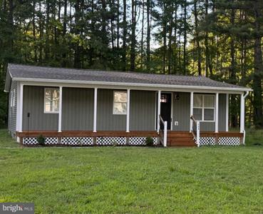 369 CIRCLE LANE