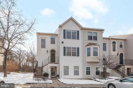 20I SANDSTONE COURT