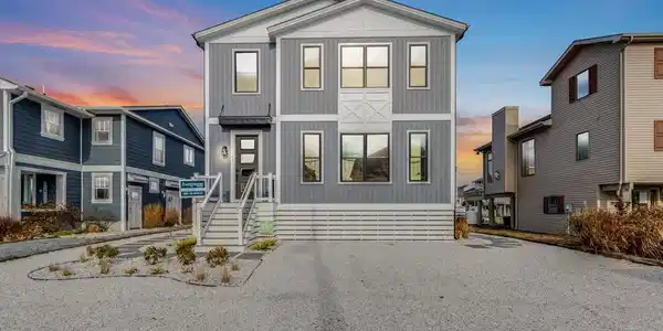 57 BAYSIDE DRIVE