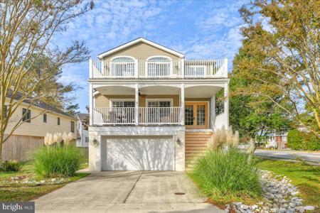 501 CANDLELIGHT LANE