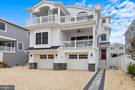17 HARDING AVE.