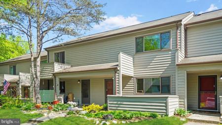 1049 CEDAR RIDGE COURT