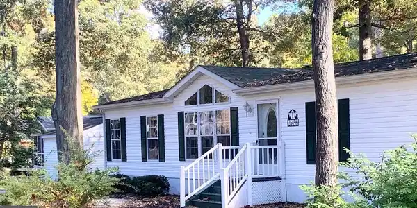 26496 LAUNCH COVE