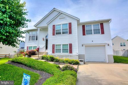 4 MAINMAST COURT