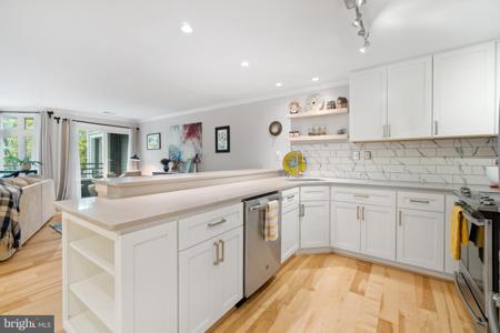 1136 LAKE HERON DRIVE