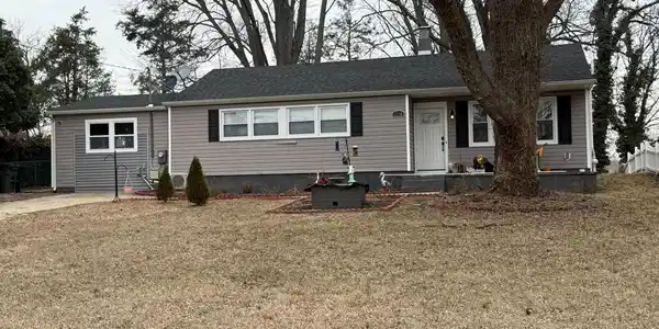 1110 MURRAY DRIVE