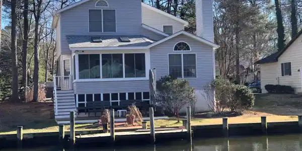 15 DOCKSIDE COURT