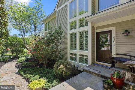 315 EPPING WAY