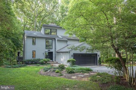 2803 CLOVE LANE