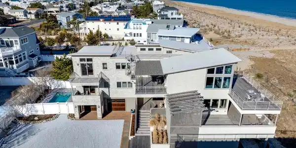 1109-B LONG BEACH BOULEVARD