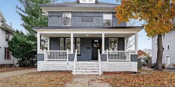 106 BROAD STREET