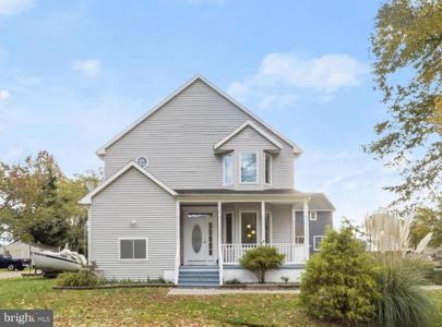 1046 WALNUT AVENUE